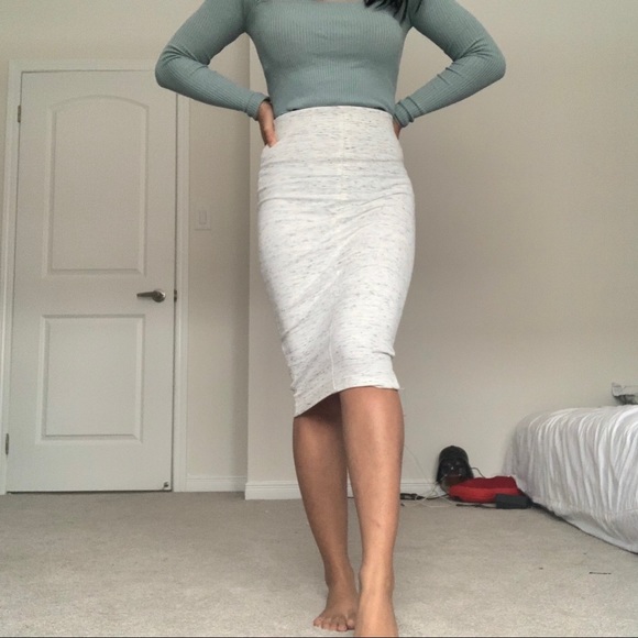 ARITZIA WILFRED PENCIL SKIRT 🤍 - Picture 3 of 4